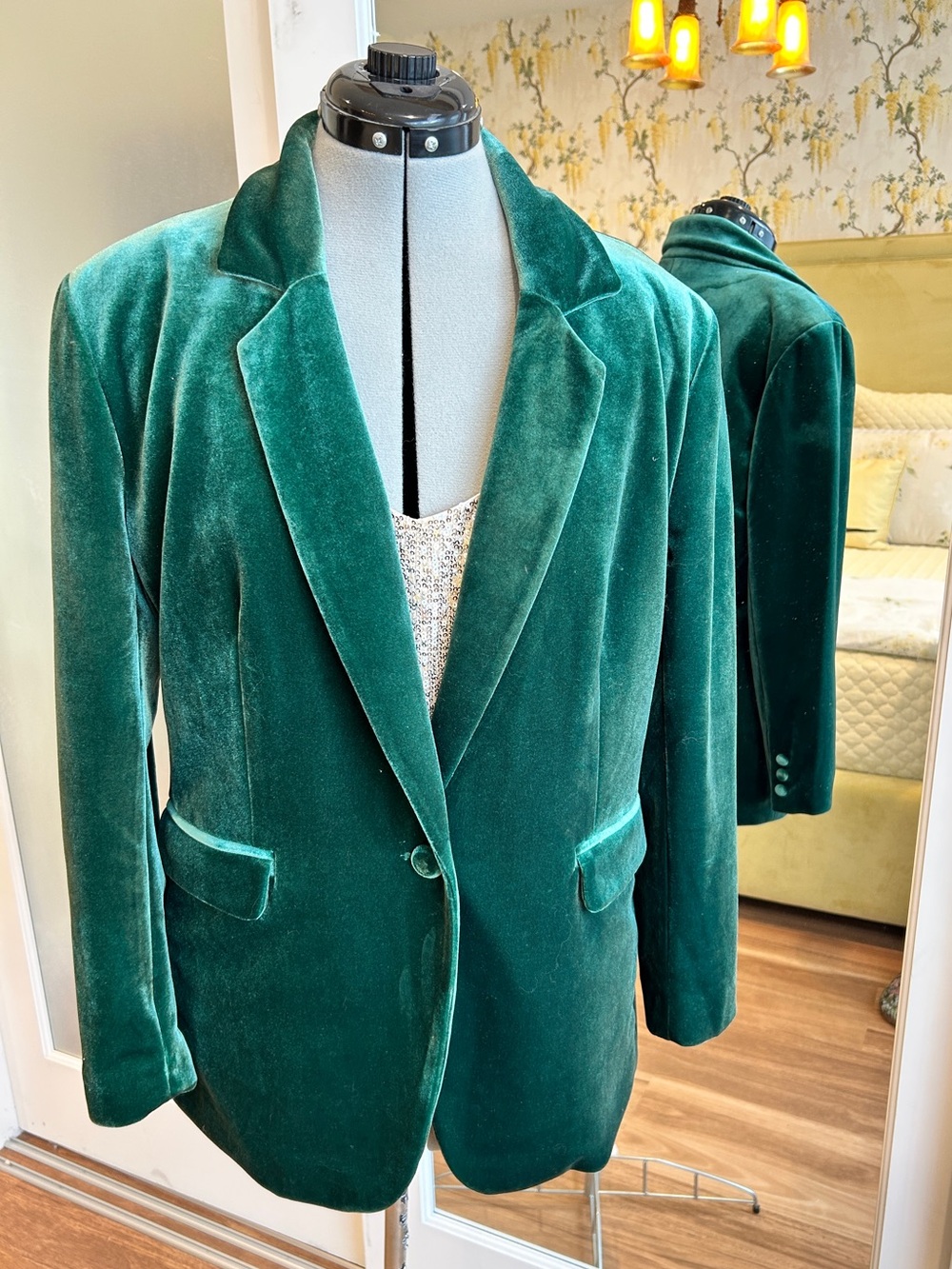 Ricki’s Green Velvet Blazer - Classic Single-Button Jacket